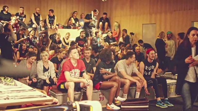 Video Reference N1: People, Social group, Event, Youth, Audience, Crowd, Community, Team, Footwear, Talent show