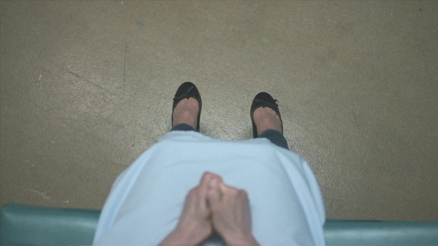 Video Reference N1: Leg, Joint, Arm, Shoulder, Foot, Ankle, Knee, Toe, Human body, Barefoot, Person
