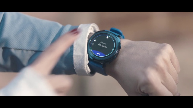 Video Reference N0: Watch, Analog watch, Wrist, Blue, Strap, Watch accessory, Arm, Gadget, Hand, Fashion accessory