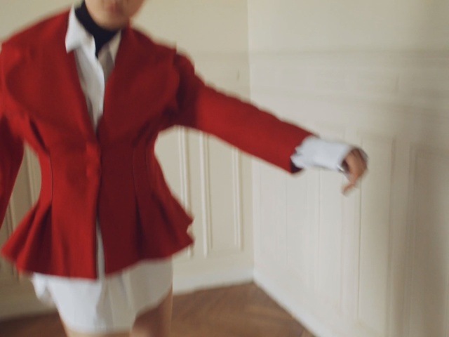 Video Reference N0: red, shoulder, outerwear, suit, blazer, formal wear, gentleman, top, joint