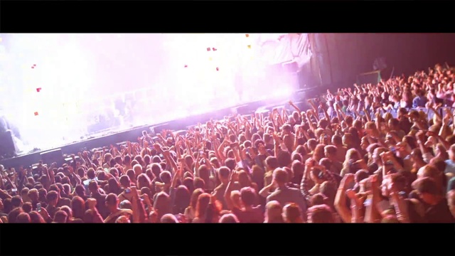Video Reference N9: Crowd, Performance, Audience, People, Entertainment, Concert, Rock concert, Performing arts, Event, Public event