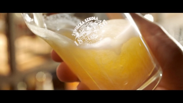 Video Reference N2: Drink, Whiskey sour, Food, Classic cocktail, Barley water, Juice, Cocktail, Non-alcoholic beverage, Alcohol, Agua de valencia
