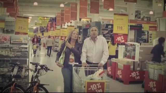 Video Reference N16: supermarket, product, retail, Person