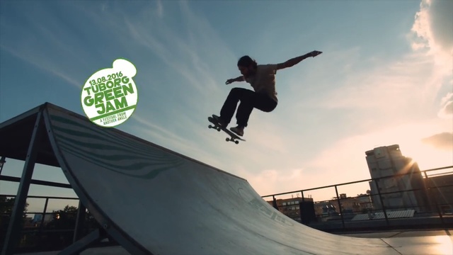 Video Reference N2: skateboard, wheeled vehicle, board, vehicle, conveyance, jump, sky, sport, jumping, man, Person