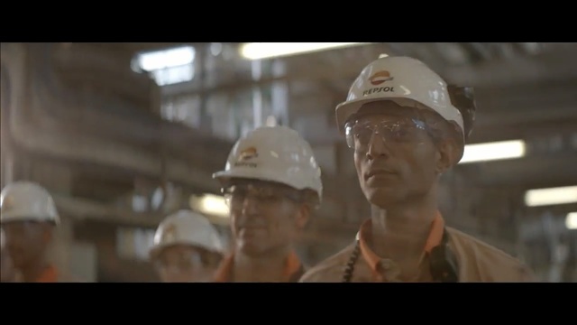 Video Reference N3: Hard hat, Human, Headgear, Personal protective equipment, Military, Movie, Person