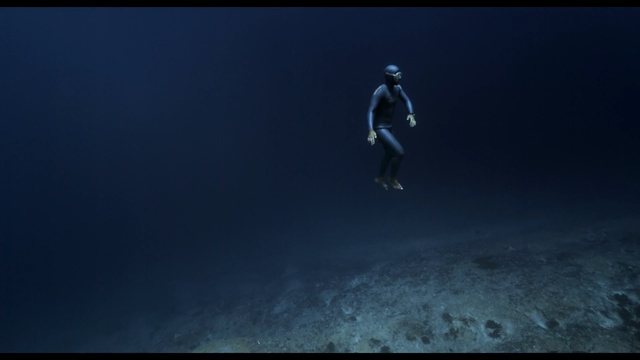 Video Reference N8: atmosphere, sky, underwater, water, darkness, freediving, underwater diving, extreme sport, diving, recreation