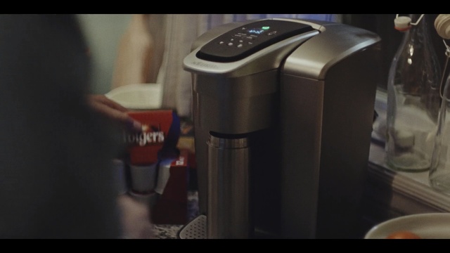 Video Reference N2: Coffeemaker, Small appliance, Kitchen appliance, Home appliance, Espresso machine, Bread machine