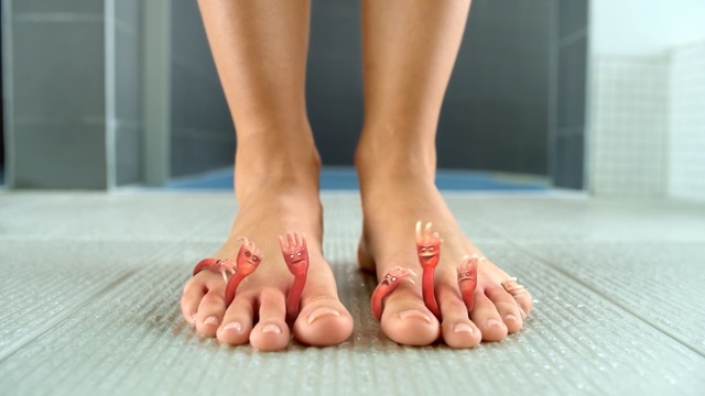 Video Reference N2: Leg, Toe, Foot, Human leg, Skin, Nail, Barefoot, Sole, Ankle, Footwear
