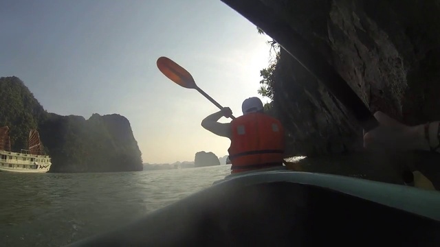 Video Reference N3: Kayaking, Kayak, Paddle, Boat, Sea kayak, Boating, Vehicle, Watercraft, Recreation, Water