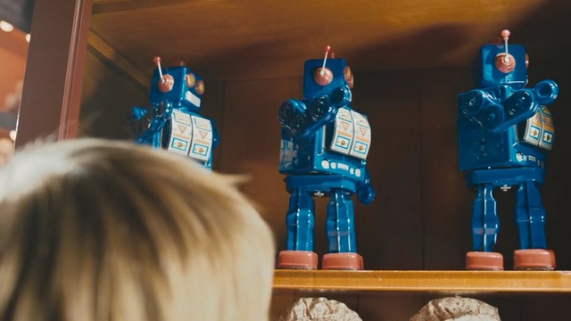 Video Reference N3: blue, toy, robot, Person