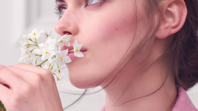 Video Reference N1: Face, Skin, Pink, Nose, Cheek, Beauty, Lip, Flower, Chin, Ear