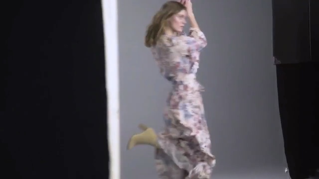 Video Reference N3: Arm, Fashion, Leg, Dress, Trousers, Performance