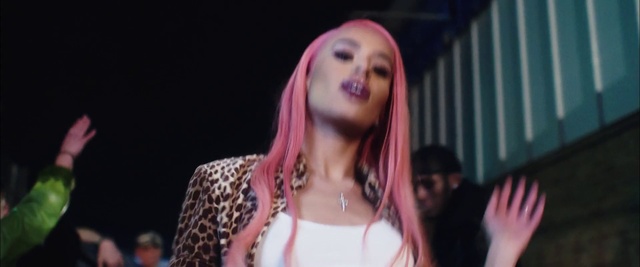 Video Reference N8: Hair, Pink, Blond, Eyebrow, Lip, Performance, Fashion, Music artist, Mouth, Magenta