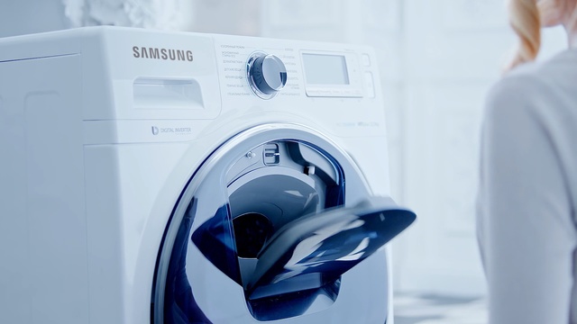 Video Reference N2: washing machine, product, major appliance, home appliance, laundry, clothes dryer, product, service