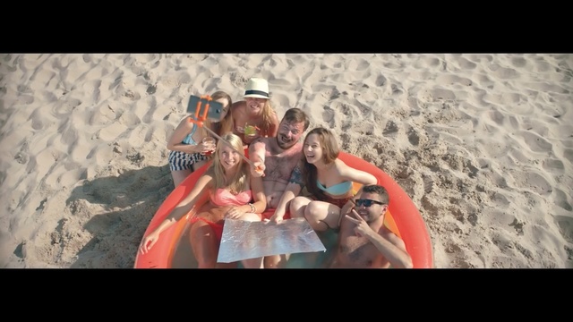 Video Reference N0: Photograph, Fun, Vacation, Snapshot, Sand, Friendship, Summer, Photography, Leisure, Tourism, Person
