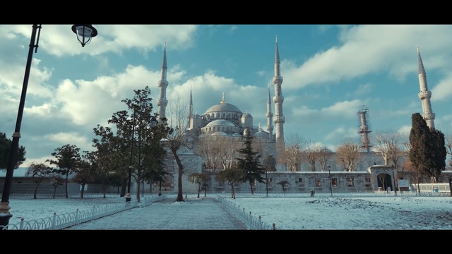 Video Reference N0: sky, landmark, cloud, tree, tourist attraction, mosque, winter, building, daytime, freezing