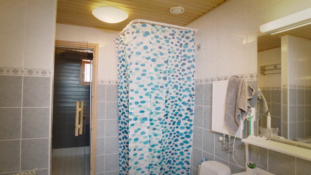 Video Reference N0: Bathroom, Room, Property, Tile, Wall, Turquoise, Interior design, Ceiling, Real estate, Shower curtain