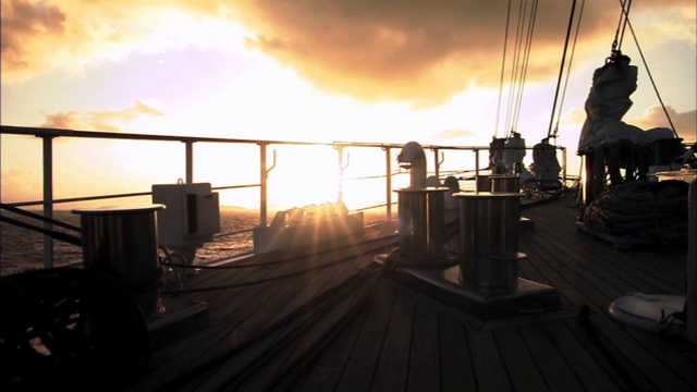 Video Reference N7: Sky, Horizon, Sunset, Sea, Ocean, Vehicle, Sunrise, Deck, Evening, Boat