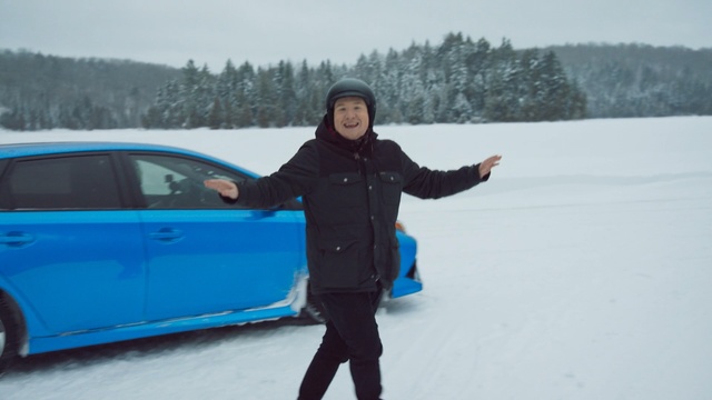 Video Reference N4: snow, blue, car, winter, motor vehicle, vehicle, freezing, ice, automotive design, fun, Person