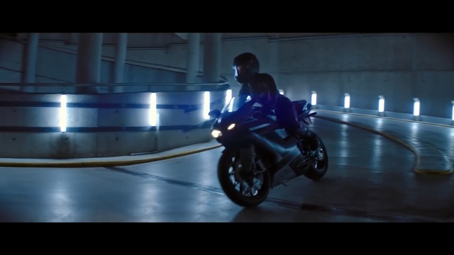 Video Reference N2: Light, Vehicle, Stunt performer, Motorcycle, Sports, Person