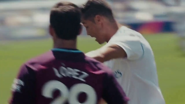 Video Reference N12: Facial expression, Football player, Player, Interaction, Shoulder, Gesture, Fun, Hug, Team sport, Football