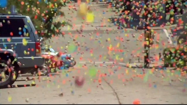 Video Reference N9: Tree, Crowd, Confetti, Art, Architecture, Party supply, Photography, Asphalt, Rain, Play
