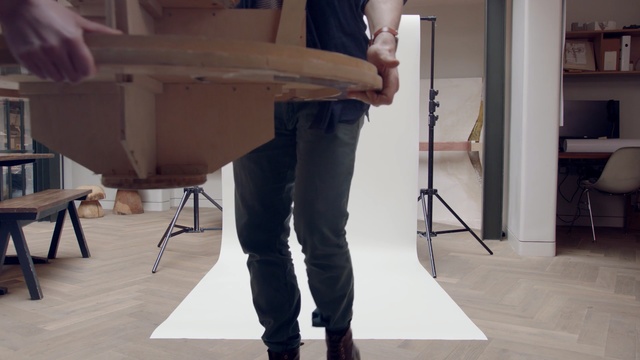 Video Reference N10: Shoulder, Jeans, Standing, Leg, Knee, Denim, Joint, Waist, Trousers, Footwear, Person