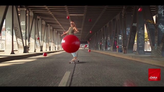 Video Reference N8: Red, Snapshot, Ball, Leg, Human body, Swiss ball, Fun, Photography, Sports equipment, Physical fitness