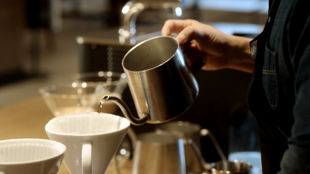 Video Reference N18: Drink, Barista, Coffee, Cup, Espresso, Cup, Small appliance, Serveware, Tableware, Coffeehouse