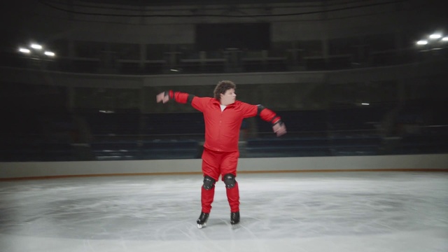 Video Reference N8: Red, Ice rink, Ice skating, Recreation, Sports, Skating, Ice skate, Sports equipment, Figure skate, Building