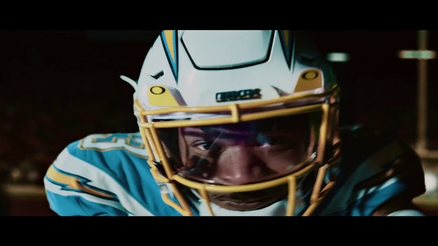 Video Reference N3: Sports gear, Helmet, Personal protective equipment, Clothing, Hockey protective equipment, Eyewear, Goggles, Football gear, Football helmet, Headgear