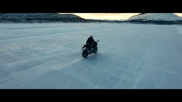 Video Reference N2: Vehicle, All-terrain vehicle, Sky, Snow, Winter, Ice, Motorcycle