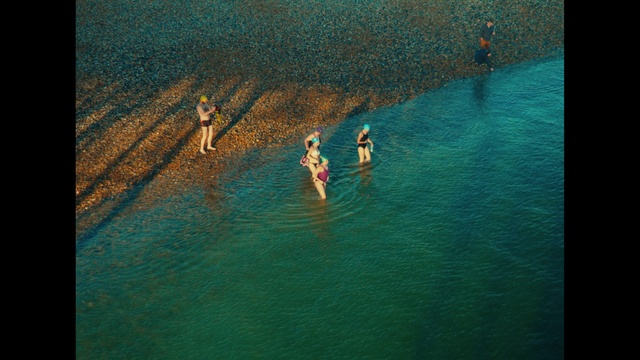 Video Reference N1: Water, Turquoise, Organism, Sea, Recreation, Fun, Ocean, Leisure, Reflection, Photography