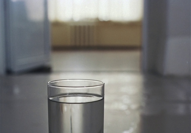 Video Reference N3: Glass, Cylinder, Water, Transparent material, Material property, Cup, Metal