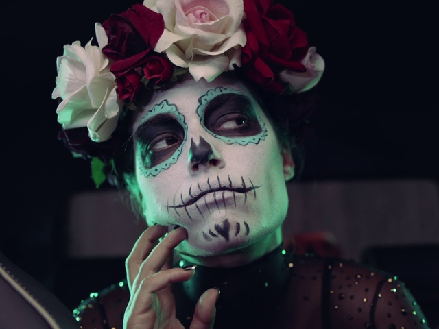 Video Reference N1: Face, Head, Photography, Fictional character, Plant, Skull, Flower, Fiction, Mime artist, Mask