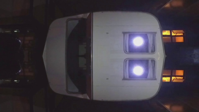 Video Reference N3: Light, Automotive lighting, Transport, Vehicle, Car, Minivan, Van, Family car