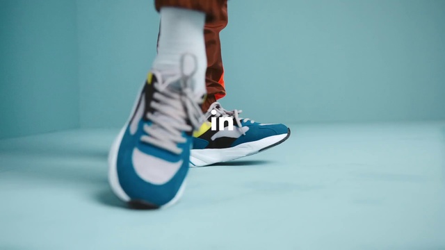 Video Reference N1: Shoe, Footwear, White, Blue, Green, Sneakers, Aqua, Sportswear, Athletic shoe, Cleat