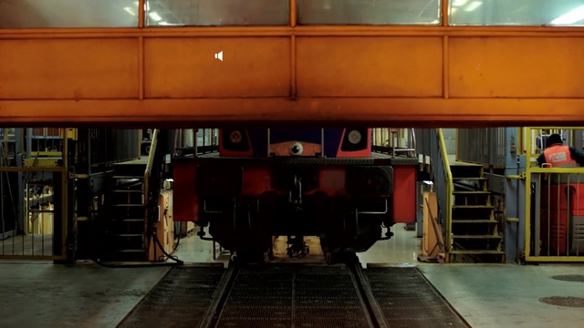 Video Reference N4: Transport, Rolling stock, Vehicle, Railroad car, Building, Train, Railway