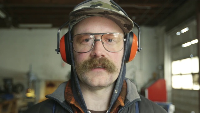 Video Reference N1: Facial hair, Glasses, Personal protective equipment, Technology, Helmet, Beard, Electronic device, Audio equipment