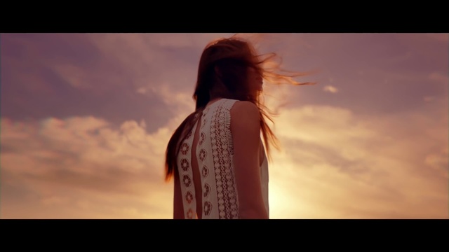 Video Reference N6: Hair, Sky, Photograph, Shoulder, Beauty, Hairstyle, Cloud, Long hair, Backlighting, Morning