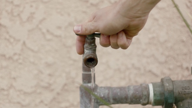 Video Reference N0: Water, Hand, Pipe, Soil