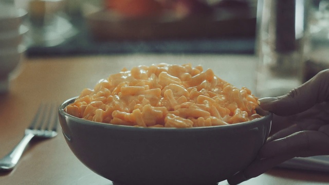 Video Reference N1: Dish, Food, Cuisine, Ingredient, Comfort food, Produce, Macaroni and cheese, Recipe, American food