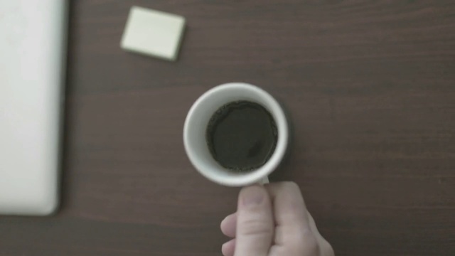 Video Reference N1: Cup, Finger, Coffee cup, Cup, Mug, Hand, Tableware, Drinkware, Thumb