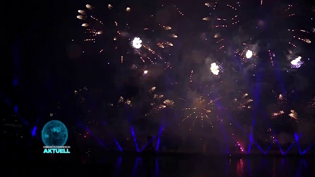 Video Reference N8: Fireworks, New Years Day, Midnight, Sky, Light, Purple, Fête, Night, Darkness, Event