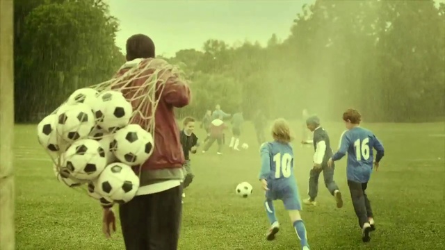 Video Reference N0: Fun, Friendship, Play, Grass, Football, Interaction, Football player, Adaptation, Happy, Leisure