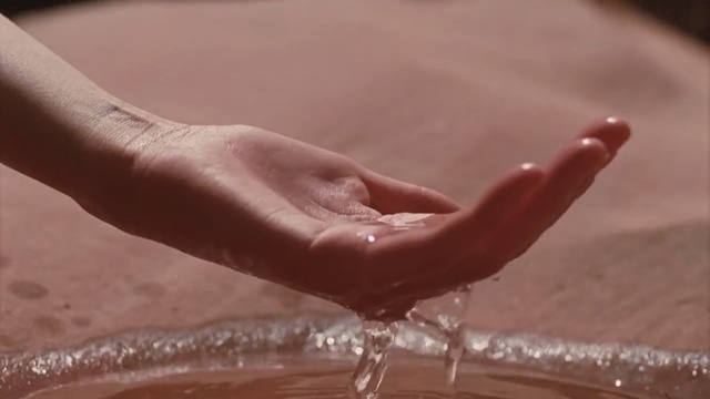 Video Reference N1: Water, Hand, Skin, Drop, Close-up, Finger, Nail, Neck, Fluid, Gesture