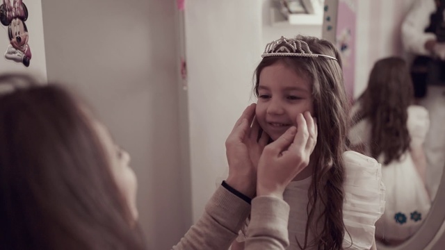 Video Reference N2: Hair, Face, Facial expression, Skin, Snapshot, Child, Fun, Eye, Lip, Human