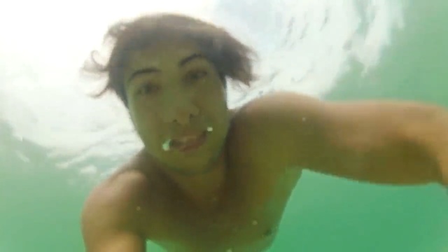 Video Reference N0: Underwater, Male, Bathing, Fun, Chest, Mouth, Neck, Selfie, Recreation, Black hair