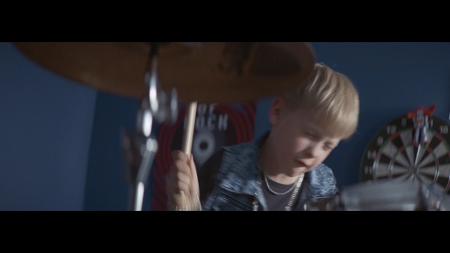 Video Reference N1: screenshot, song, mouth, scene, muscle, film, music, world, fun, Person