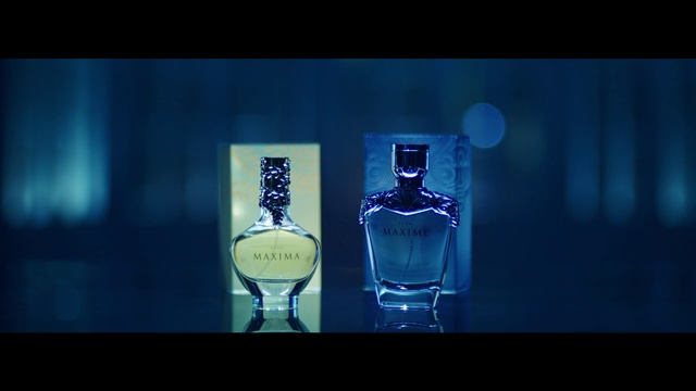 Video Reference N1: Perfume, Blue, Glass bottle, Water, Still life photography, Bottle, Cobalt blue, Glass, Liquid, Transparent material